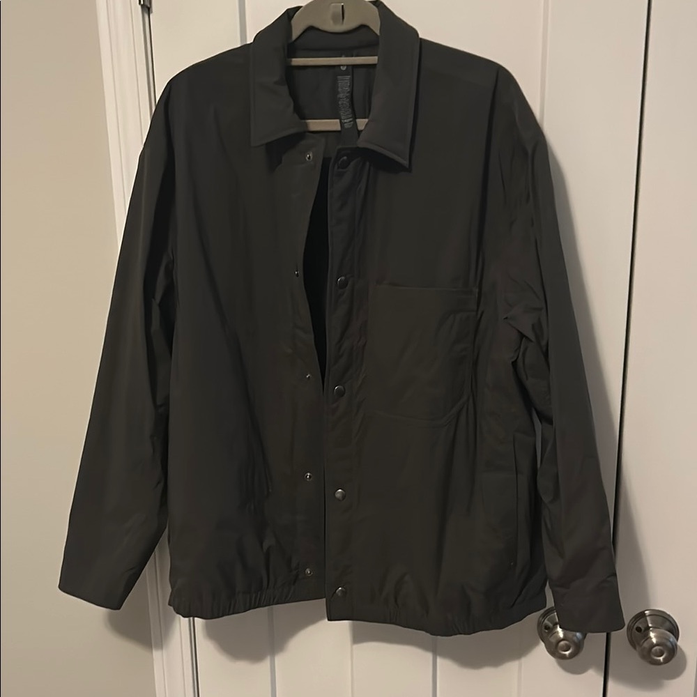 lululemon athletica Men's Lightweight Shirt Jacket in Black